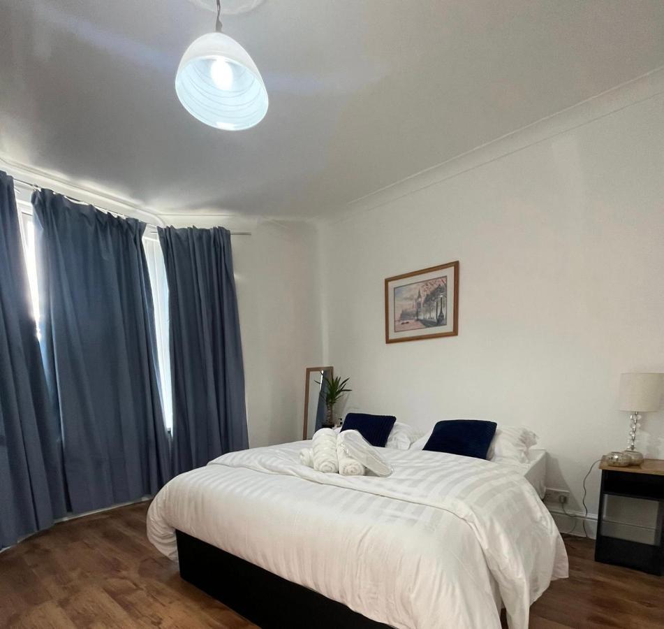 Park View Homestay Barking  Exteriör bild