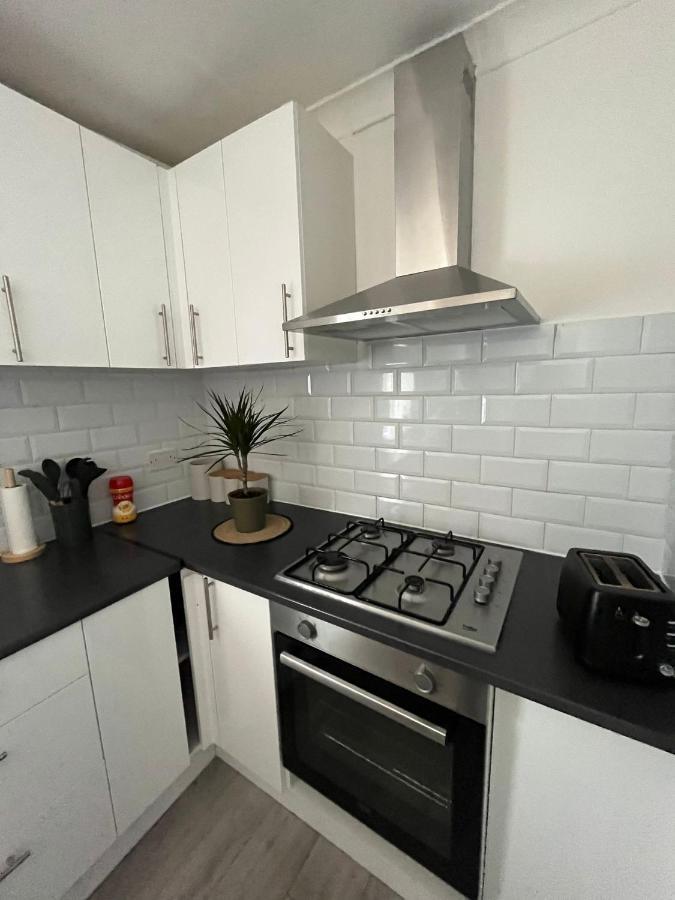 Park View Homestay Barking  Exteriör bild