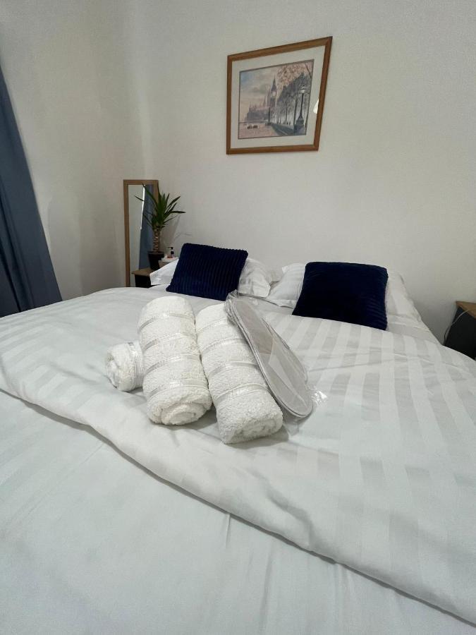 Park View Homestay Barking  Exteriör bild