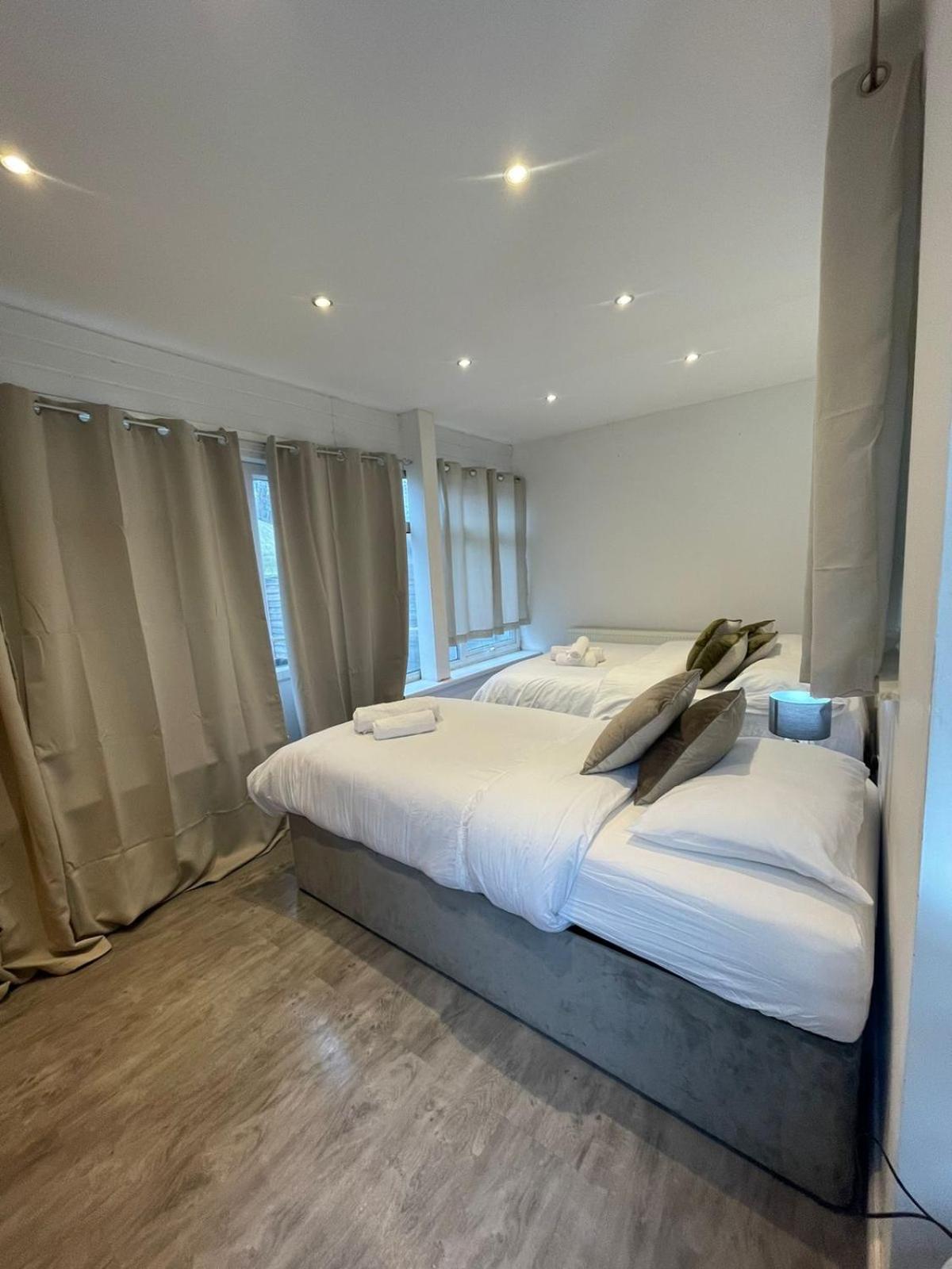 Park View Homestay Barking  Exteriör bild