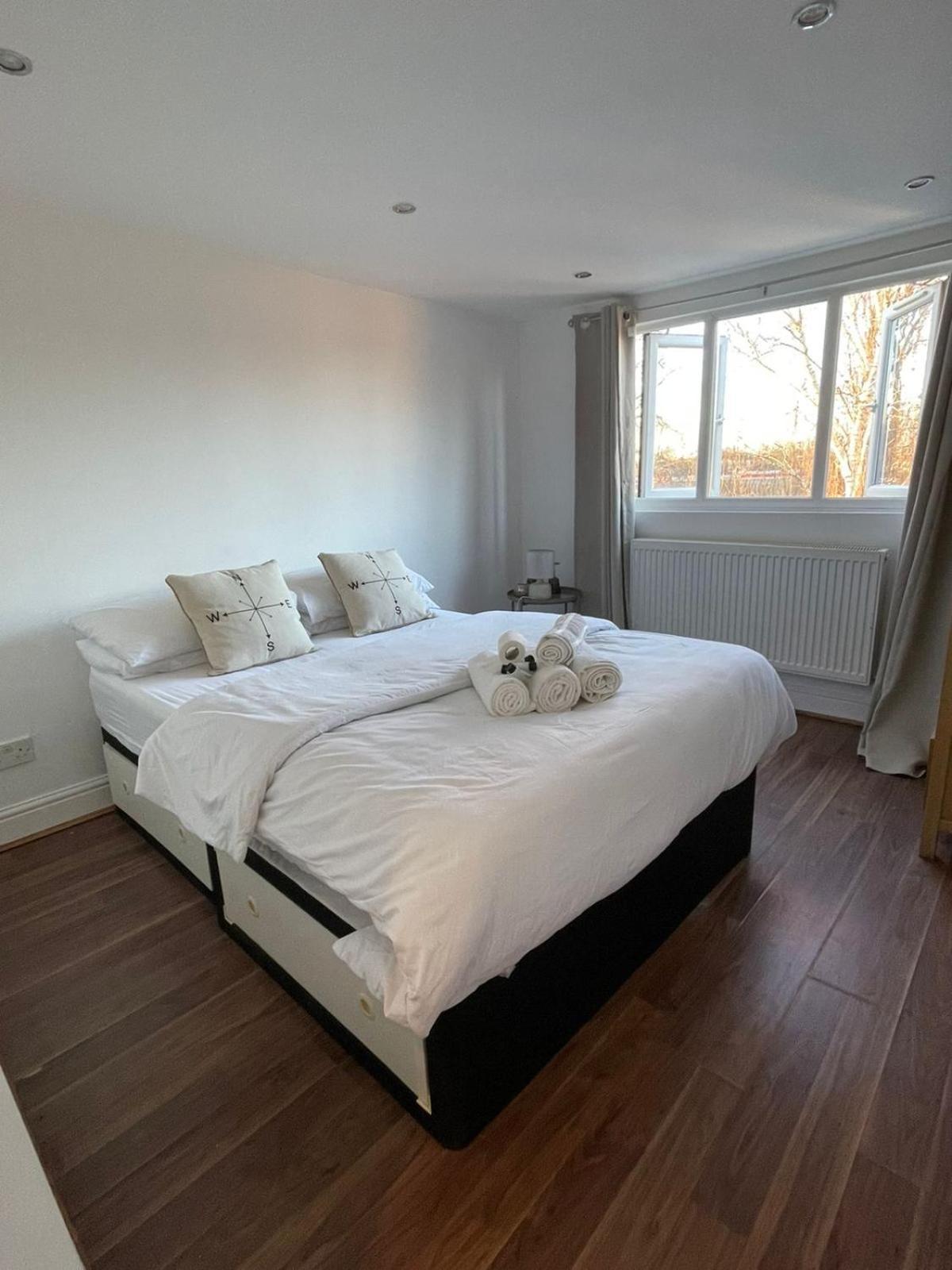 Park View Homestay Barking  Exteriör bild